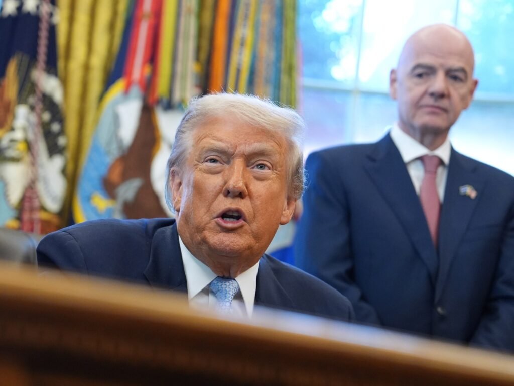 Trump proposes weaker vehicle mileage rules, cutting climate policies | Donald Trump News