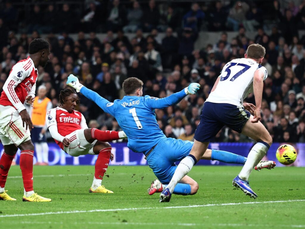 Eze hurts Tottenham again to reignite Arsenal’s title hopes with 4-1 win | Football News