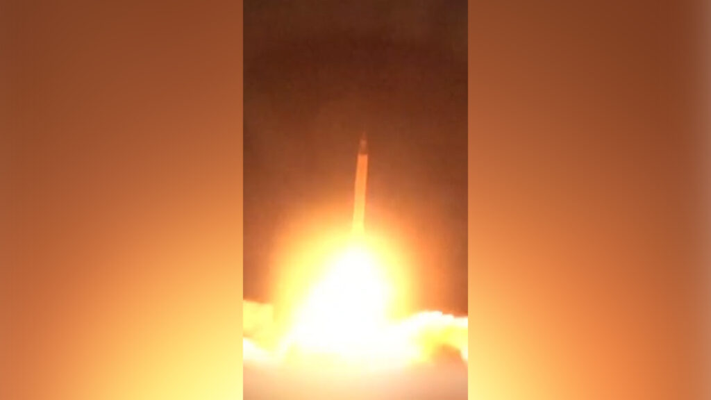 Iran launches wave of heavy, multi-warhead missiles | US-Israel war on Iran
