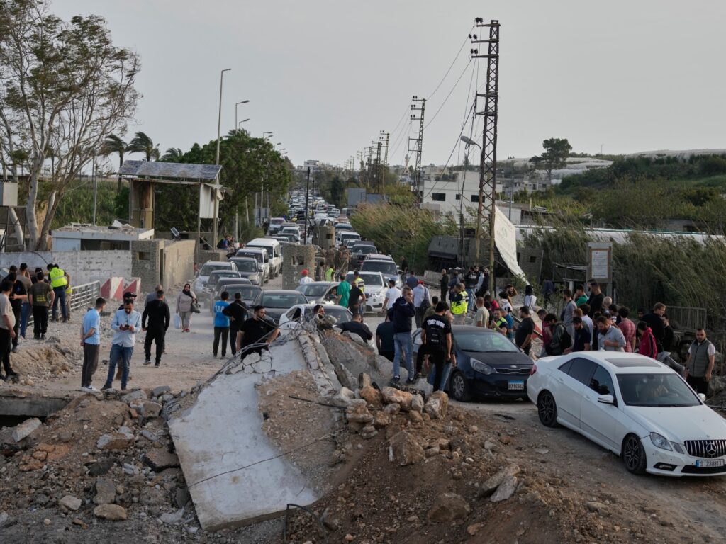 Displaced Lebanese families return home despite Israeli attacks | Israel attacks Lebanon News