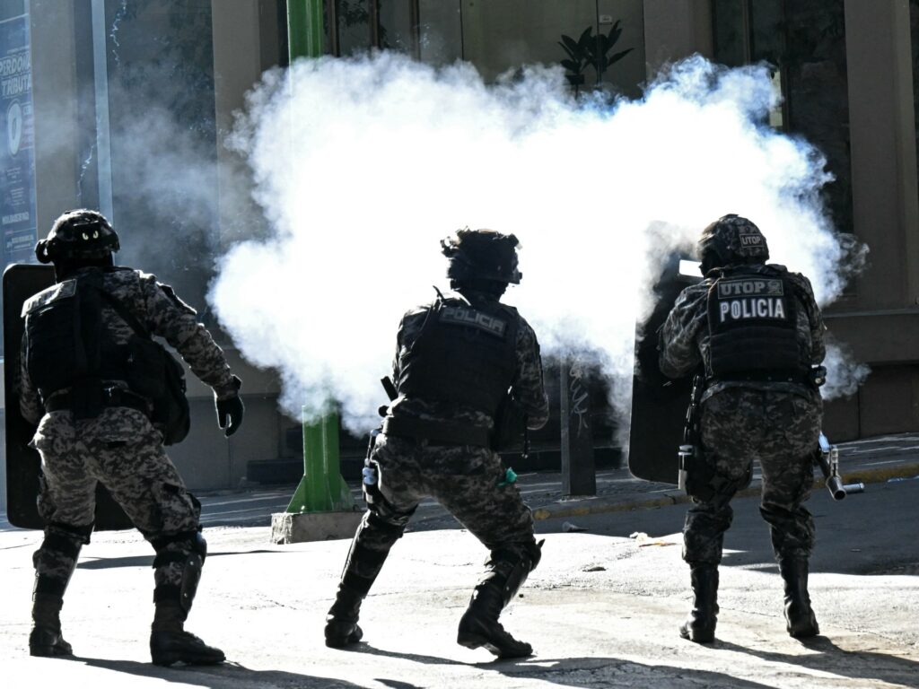Explosions heard as mining groups stage antigovernment protest in Bolivia | Protests News