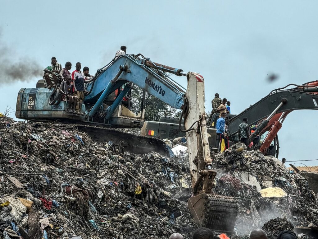 Photos: Towering landfill collapse kills 30 in Guinea’s capital, Conakry | Poverty and Development News
