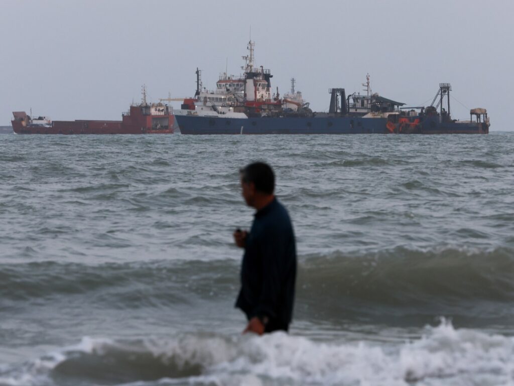 Iran prepares to keep economy alive as US threatens further sanctions | US-Israel war on Iran News