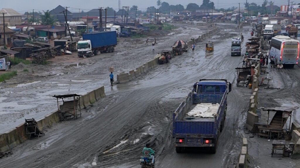 People stranded for days on dilapidated Nigerian highway | Infrastructure