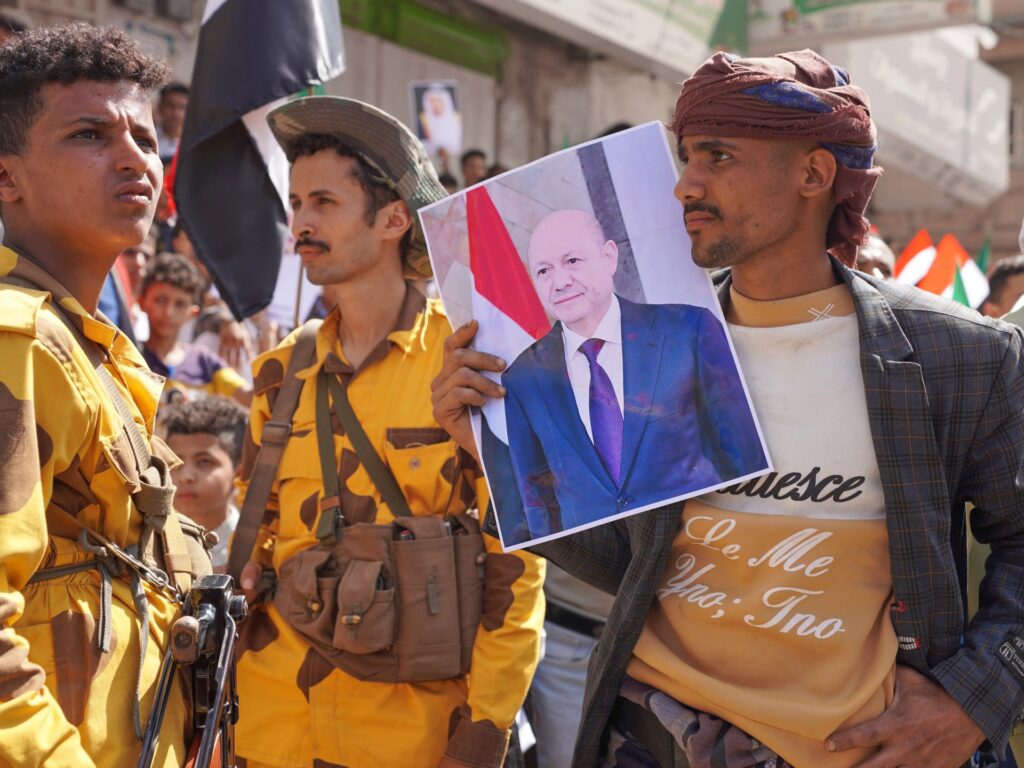 Yemeni leader urges public to enlist, offers amnesty to Houthi defectors | Houthis News