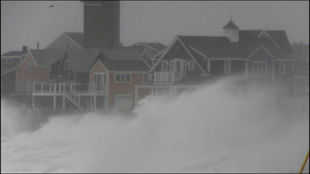 Powerful storm batters US Northeast disrupting power and travel | Newsfeed