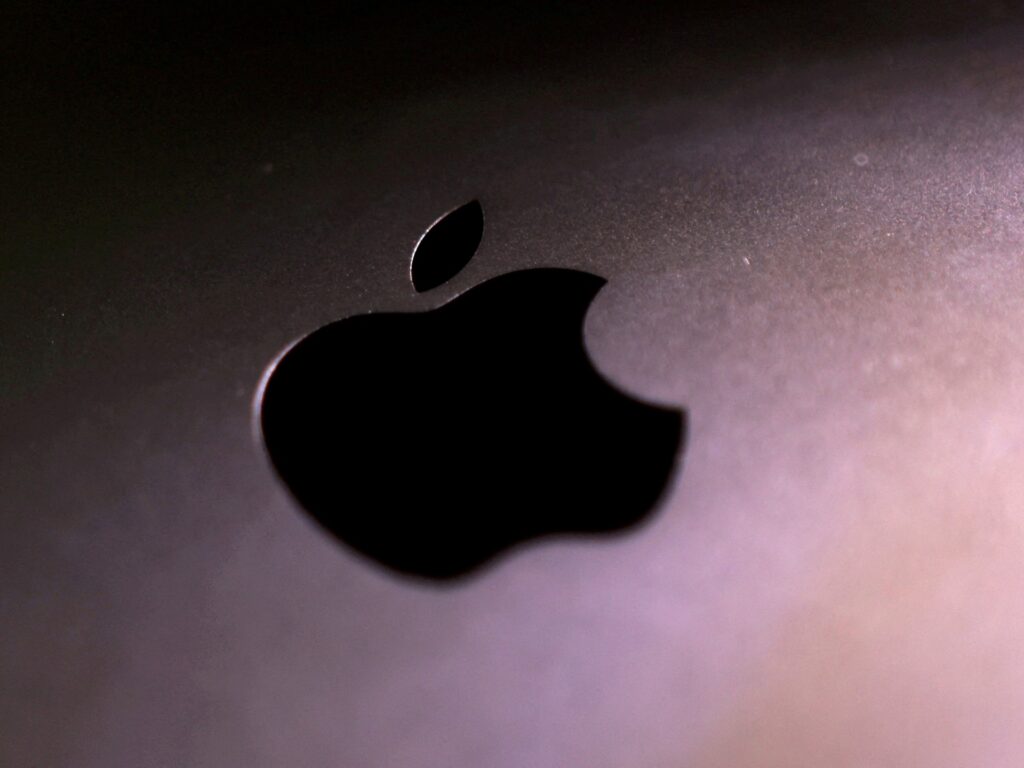 Apple ordered to pay $5.7bn in patent infringement case | Business and Economy News
