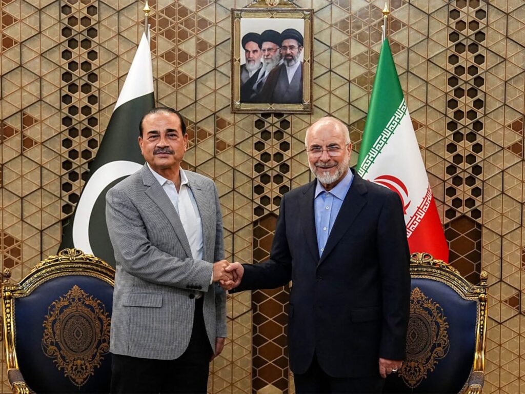 Pakistan army chief in Tehran: Can diplomacy prevent new US-Iran fighting? | US-Israel war on Iran News